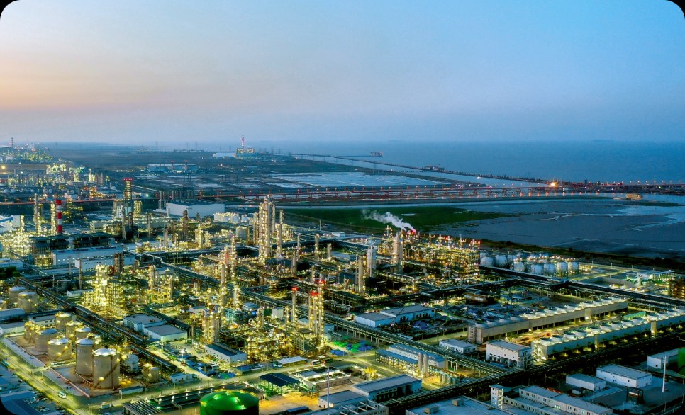 澳门官方app网址技术“三位一体”AI巡检天团落地镇海炼化“巨无霸”罐区