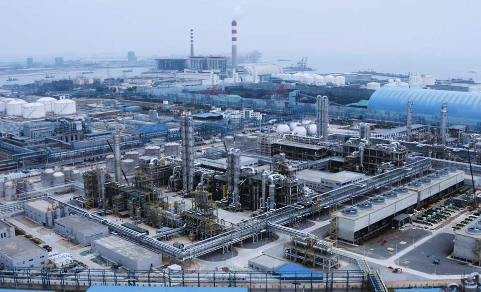 从数据孤岛到智能协同澳门官方app网址技术以工业AI赋能广西华谊打造千亿级石化产业标杆